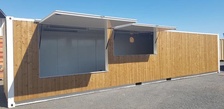 Kiosque-bar modulaire 27 m² avec revêtement en bois 40 pieds