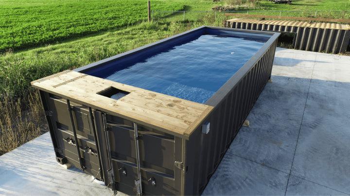 Piscine Conteneur 20 pieds Deluxe avec terrasse en Cedro et finition époxy